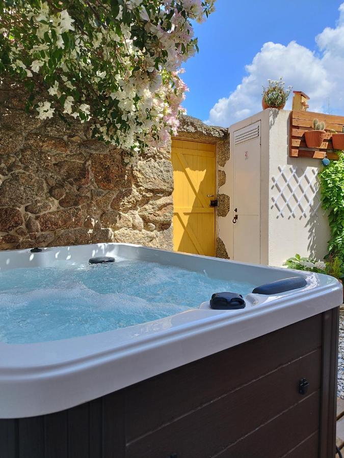 Encanto Casa Com Jacuzzi Open Space Tinalhas