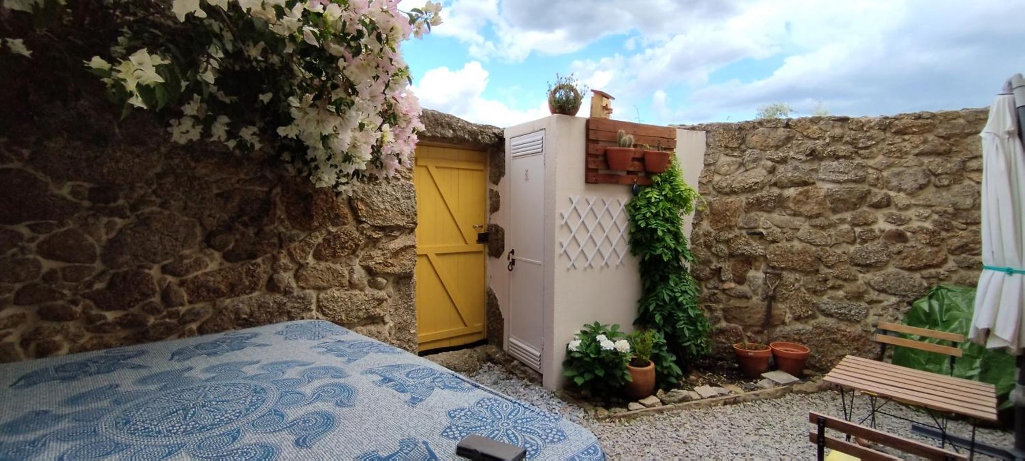 Holiday home Encanto Casa Com Jacuzzi Open Space Tinalhas