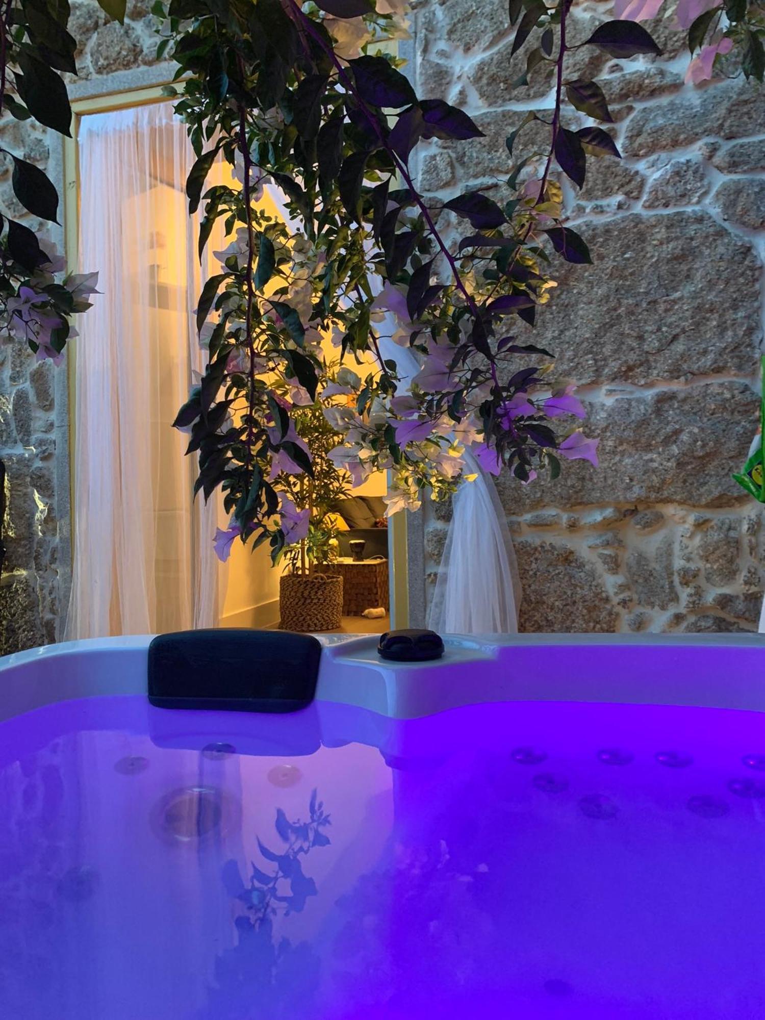 Holiday home Encanto Casa Com Jacuzzi Open Space Tinalhas